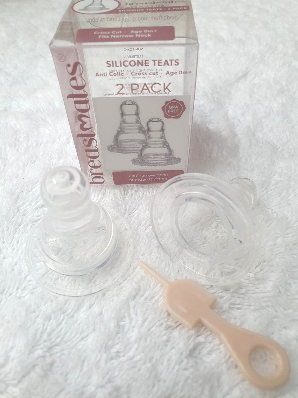 Universal teat