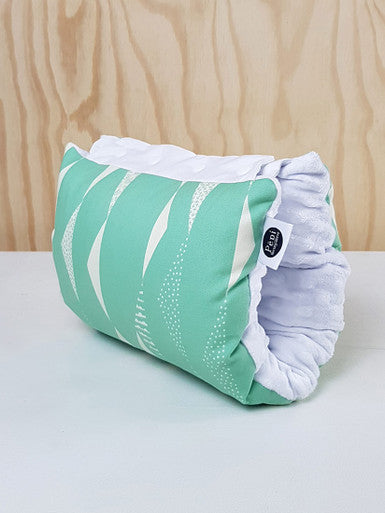 Portable Nursing Sleeve - Calm Mint
